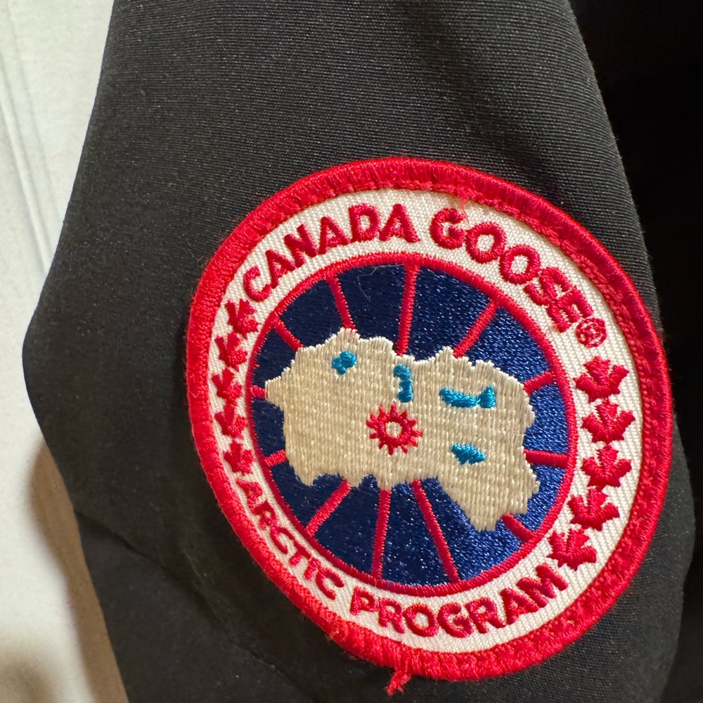 Canada Goose Shelburne Parka #2
Removable coyote fur ruff on hood. - Picture 2 of 12